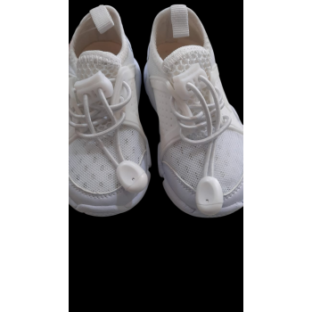 white sports shoes for 0 to 2-year-olds