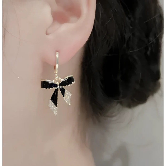 Chic Black Bow Drop Earrings – Elegant Gold-Tone Dangle for Women