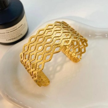 Elegant Gold-Plated Geometric Cut-Out Cuff Bracelet for Women Girls Lightweight Fashion Jewelry for Party Ethnic & Daily Wear