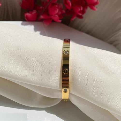 Elegant 18K Gold-Plated Screw-Design Bangle Bracelet for Women Premium Cubic Zirconia Accents, Durable Imitation Jewellery for Parties, Weddings & Daily Wear