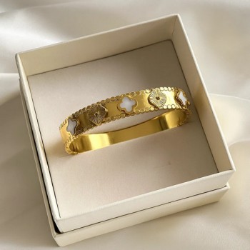 Elegant 18K Gold-Plated Mother of Pearl Floral-Design Bangle Bracelet for Women – Stylish Party, Wedding & Daily Wear Imitation Jewellery with Premium Finish