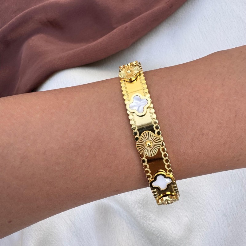 Elegant 18K Gold-Plated Mother of Pearl Floral-Design Bangle Bracelet for Women – Stylish Party, Wedding & Daily Wear Imitation Jewellery with Premium Finish