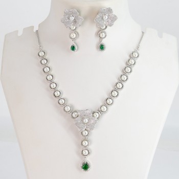 American FLower Diamond Necklace Set