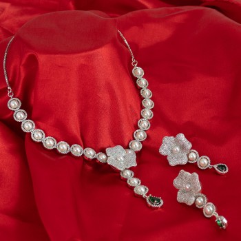 American FLower Diamond Necklace Set