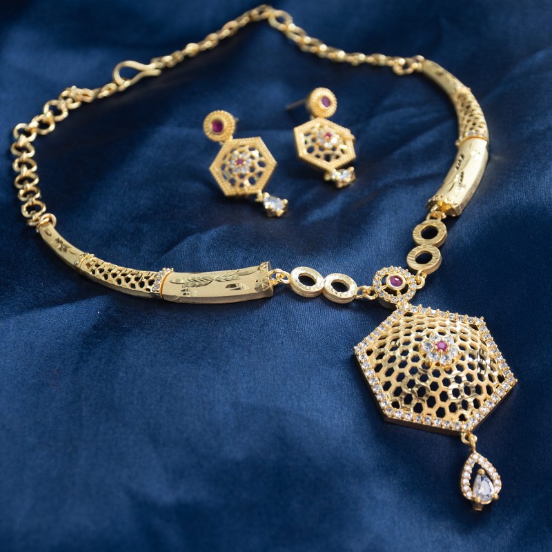 Luxurious Necklace Set – Timeless Beauty with Matching Earrings”NKSET-0694